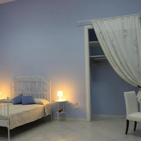 Couette-café Ma.li. Naples