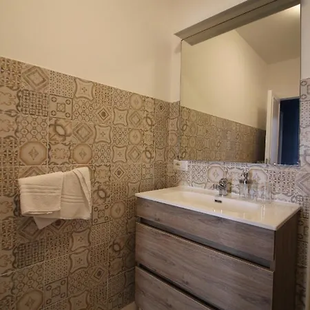 Oda ve Kahvaltı Ma.li. Napoli